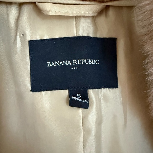 NWOT Banana Republic Faux Fur Vest in Tan Size Small - Picture 3 of 4